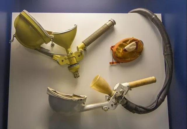 航天员怎么上厕所（宇航员上厕所和洗澡的方法） 第13张