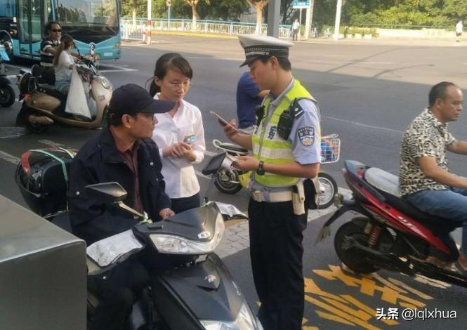 电瓶车可以载人吗（电动车载人规定条件） 第15张