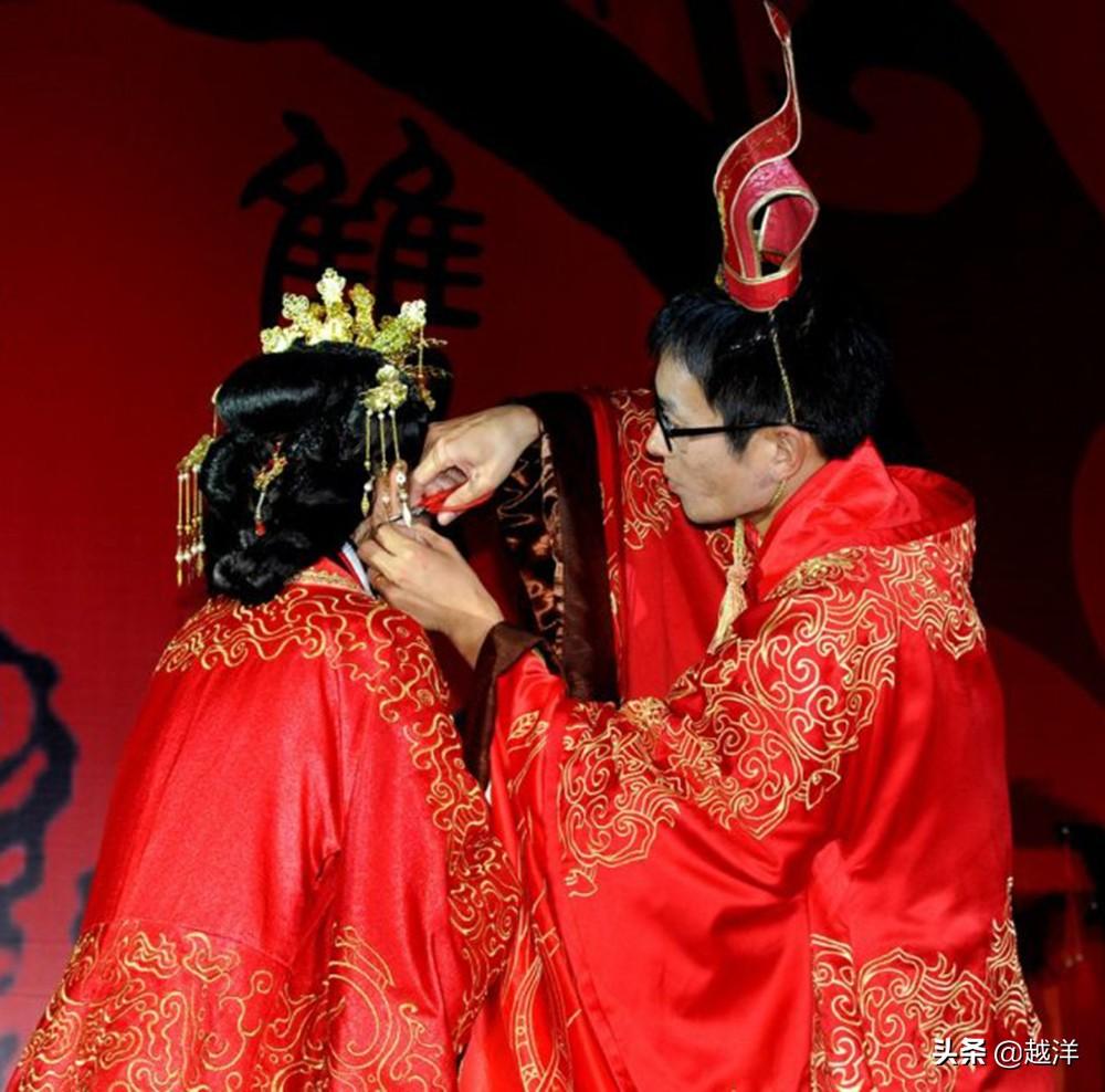 结发夫妻是什么意思（关于结发夫妻的典故） 第1张