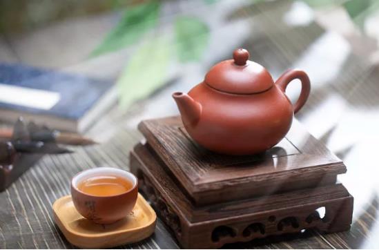 秋季喝什么茶好对身体好（秋冬适合喝的茶叶推荐） 第1张
