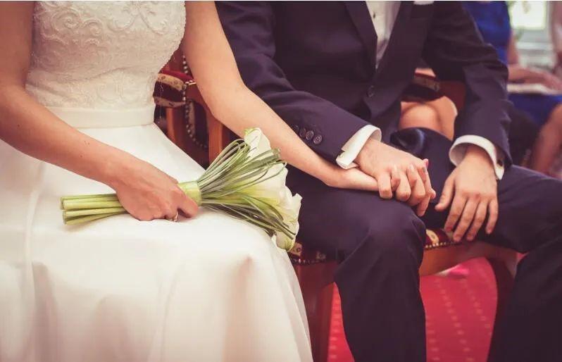 女人遇到无性婚姻怎么办（女人长期无性婚姻的处理办法） 第1张