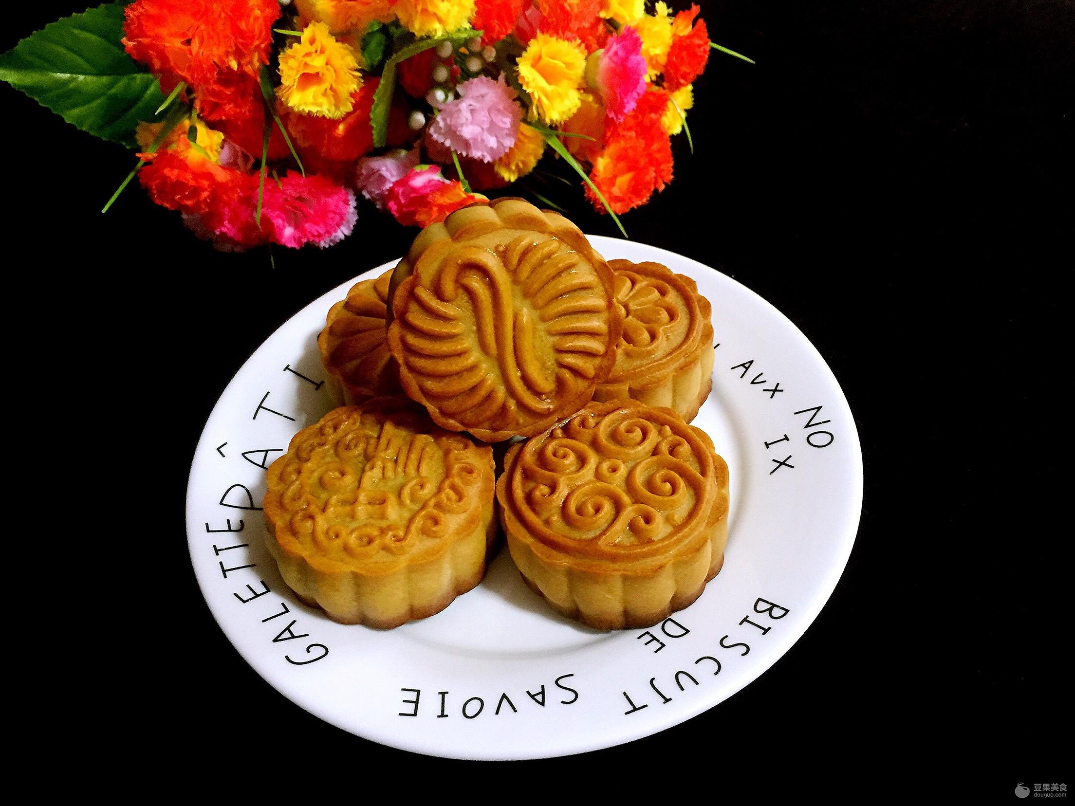 豆沙月饼怎么做又软又好吃（家常豆沙月饼的做法） 第1张