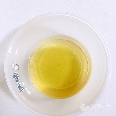 豆沙月饼怎么做又软又好吃（家常豆沙月饼的做法） 第5张