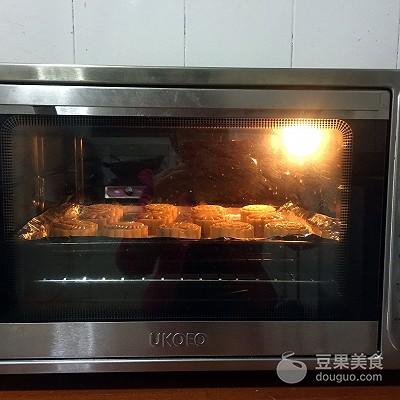 豆沙月饼怎么做又软又好吃（家常豆沙月饼的做法） 第39张