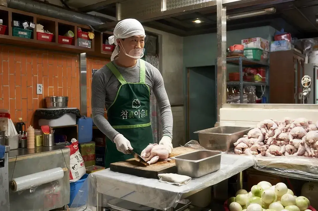 搞笑的韩国电影推荐几部（韩国黑色幽默电影） 第13张