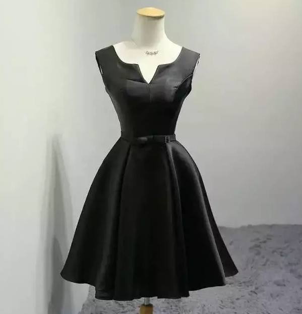 伴娘穿什么颜色的衣服合适（伴娘穿衣服搭配指南） 第23张