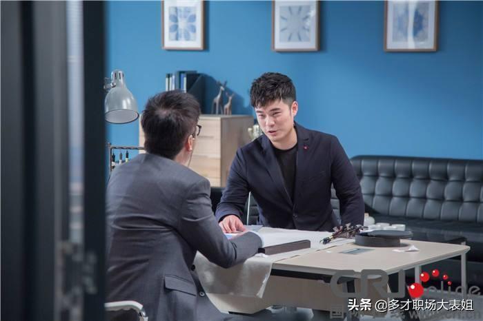 面试时如何自我介绍的建议（入职面试自我介绍的技巧） 第1张