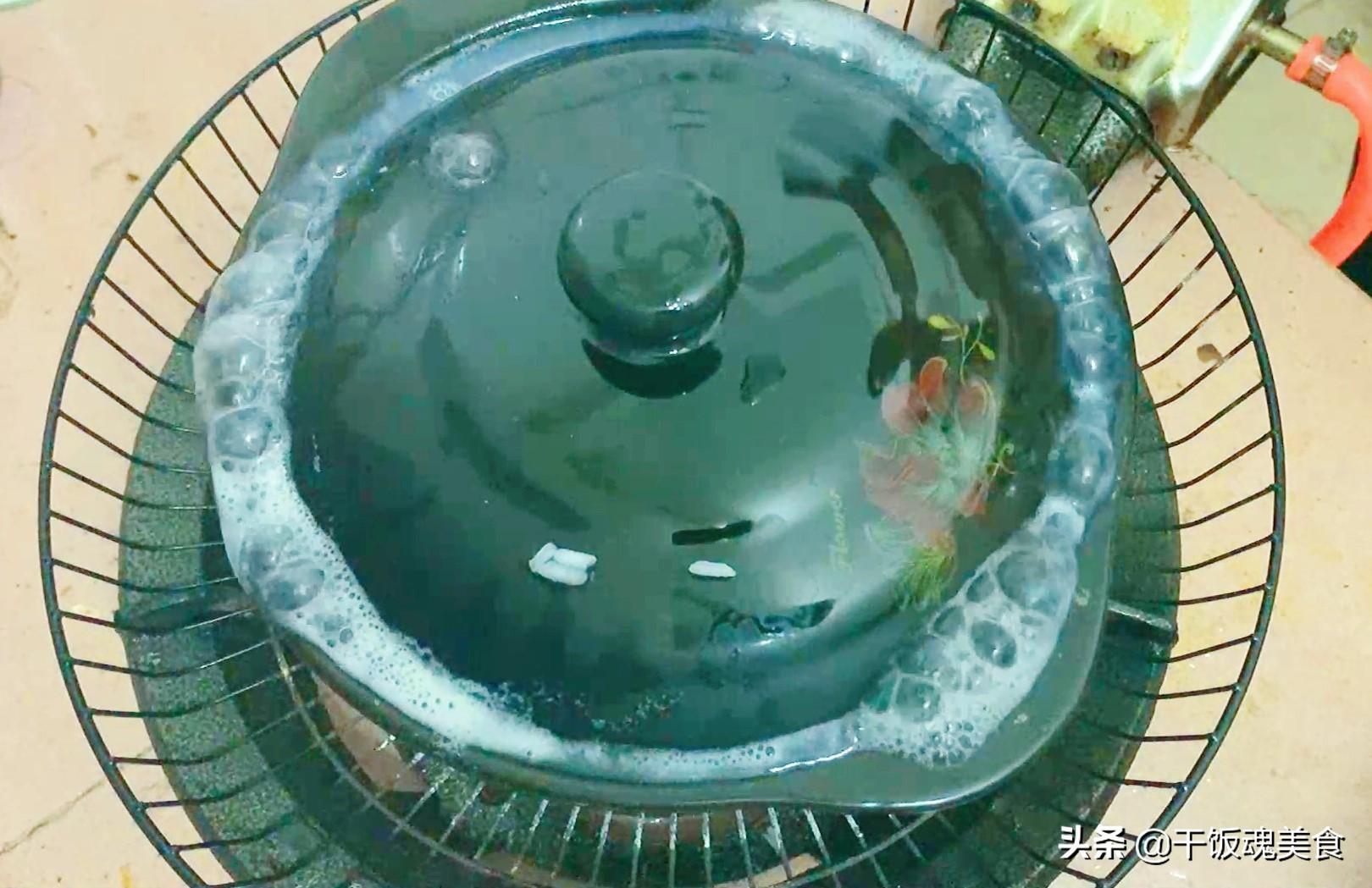 砂锅第一次用需要怎么处理不会炸（砂锅的正确开锅方法） 第9张