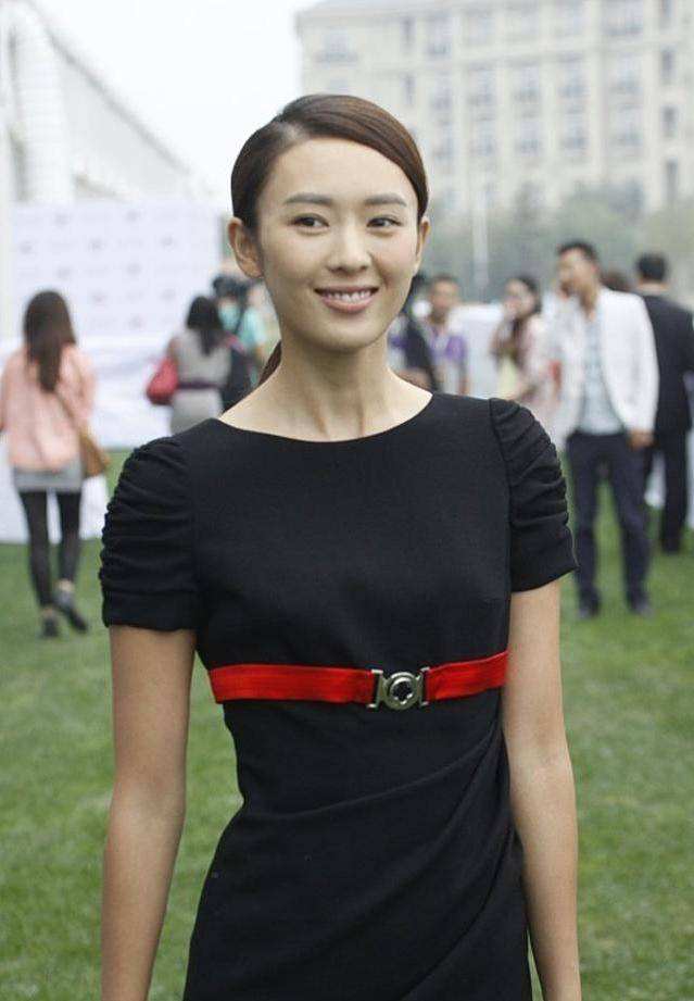 童谣演员简介个人资料（有种“整容”叫童瑶结婚） 第25张