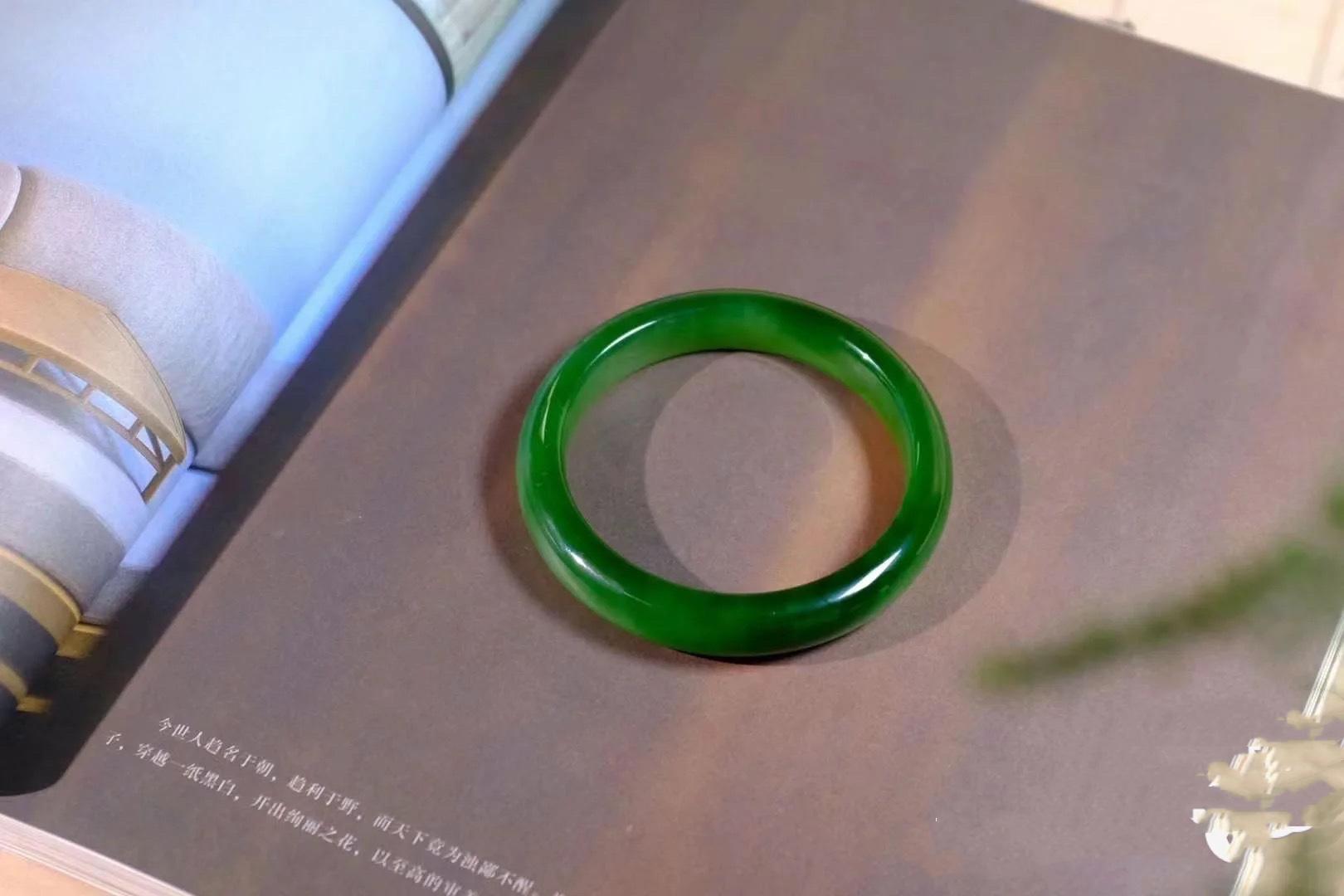 玉手镯怎么选择好坏（玉手镯好坏鉴别方法详解） 第7张