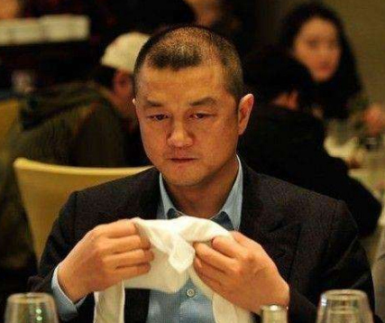 李亚鹏公司被曝接连被执行，总金额已超500万，小19岁女友不离不弃 第7张
