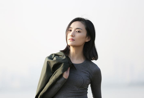 李亚鹏公司被曝接连被执行，总金额已超500万，小19岁女友不离不弃 第27张