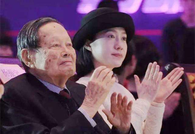 2019翁帆产下一子图片？杨教授高情商否认 第1张