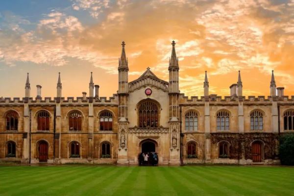 英国的大学名校有哪些？英国十大顶级名校排名 第3张