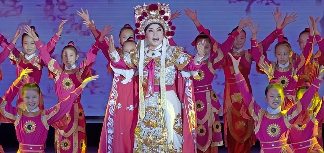 小香玉简历及个人资料（40岁高龄产子也幸福） 第29张