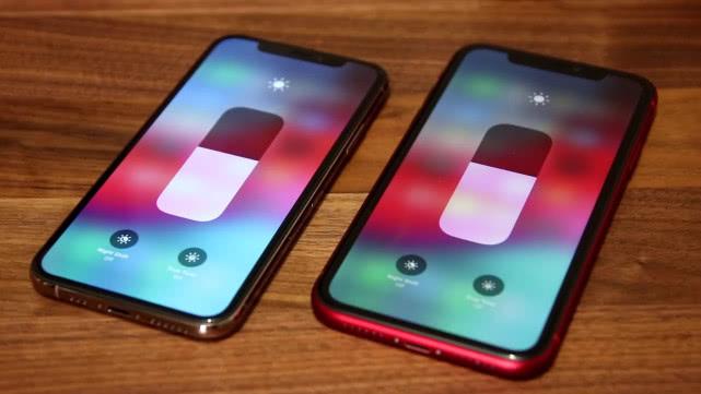苹果xs和xr哪个好（iPhone XS和XR性能对比） 第3张