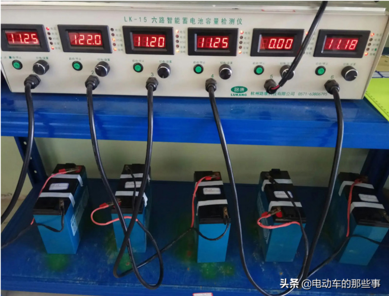 电动车显示满电一拧就三格（一用就掉3格电的解决方法） 第5张