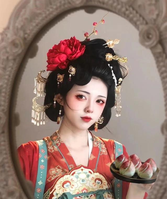 半扎半散古风发型（汉服的搭配妆发有多惊艳） 第5张