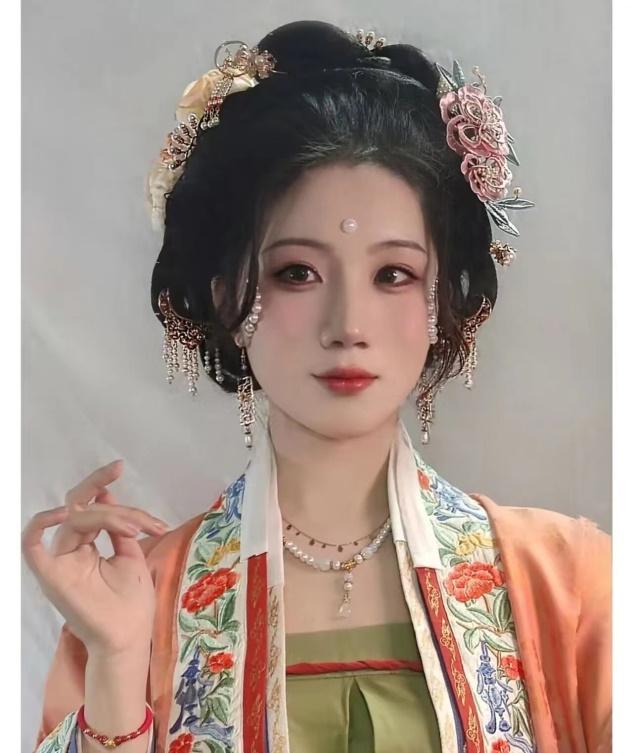 半扎半散古风发型（汉服的搭配妆发有多惊艳） 第15张