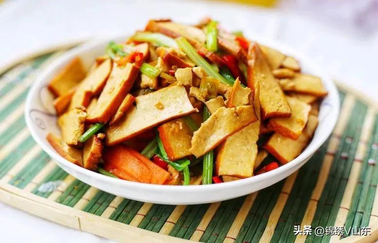 家里请客吃饭必备的10道菜谱（教你10道美味的下饭菜） 第7张