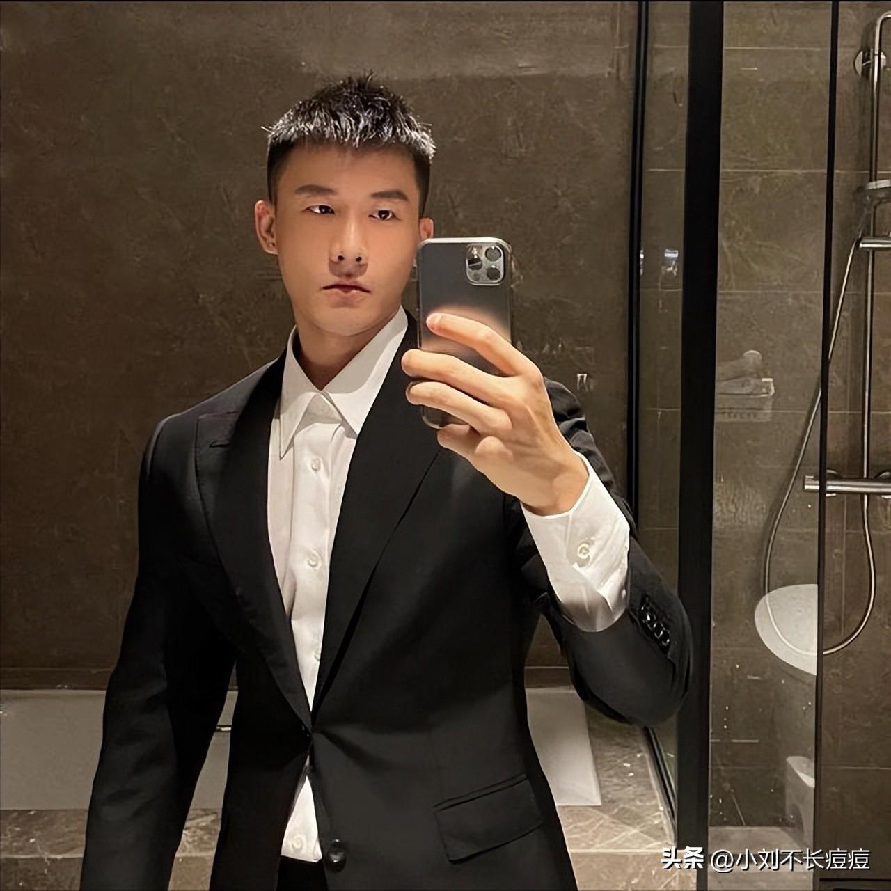 男生变帅的小技巧（男生快速提高颜值的五个小方法） 第9张