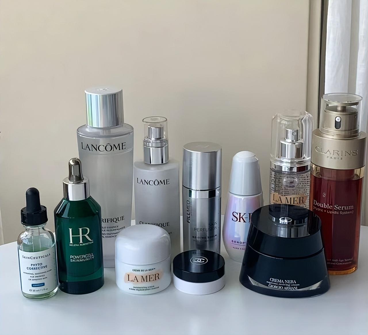 水乳霜精华液的使用顺序（精华液和水乳有什么不同） 第3张