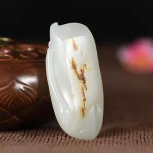 河磨玉与和田玉区别（和田玉籽料和河磨玉哪个好） 第3张