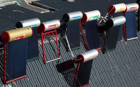 太阳能热水器不出热水是什么原因（解决热水器没有热水的方法）