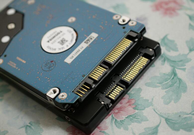 ssd硬盘和固态硬盘的区别（ssd硬盘与固态硬盘区别） 第1张