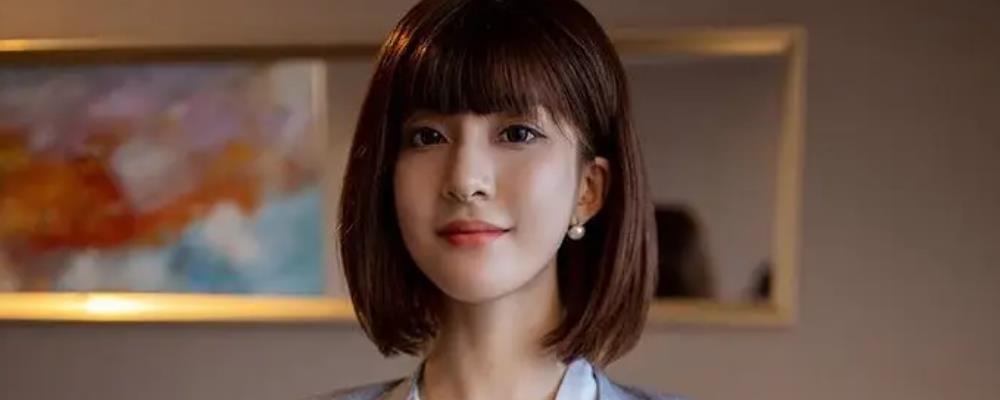 自来卷的头发适合什么发型（女生天生自然卷适合剪什么发型） 第1张