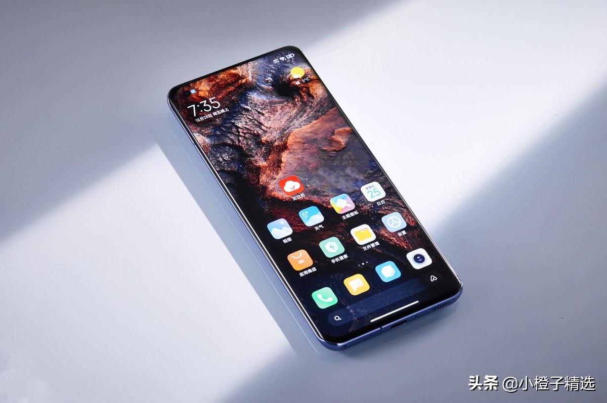 小米11和小米11青春版区别（小米11和青春版哪个好） 第1张
