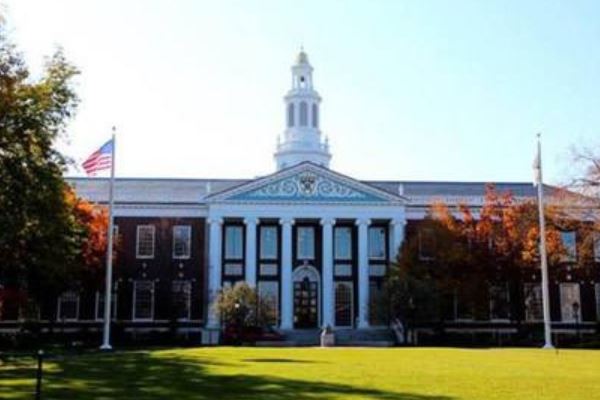 世界管理学排名前十的大学，哈佛大学排第一名 第15张