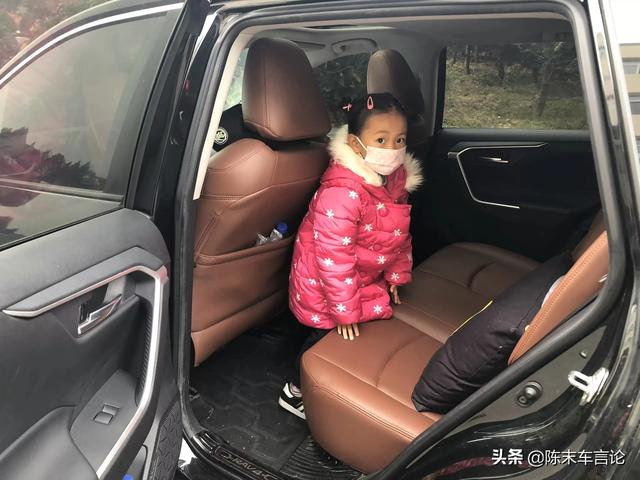 suv真的适合家用吗（家庭用车是买suv好还是买轿车好吗） 第15张