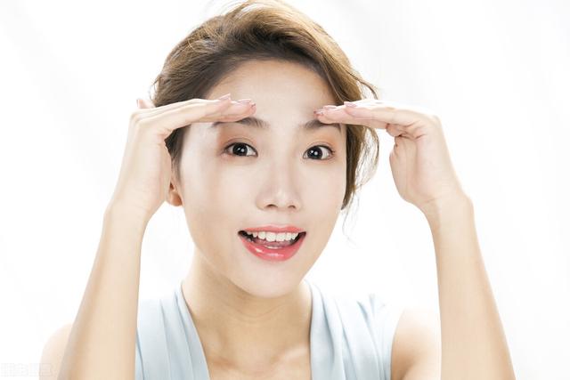 女人怎么保养不容易老（女性防止皮肤衰老的秘诀） 第1张