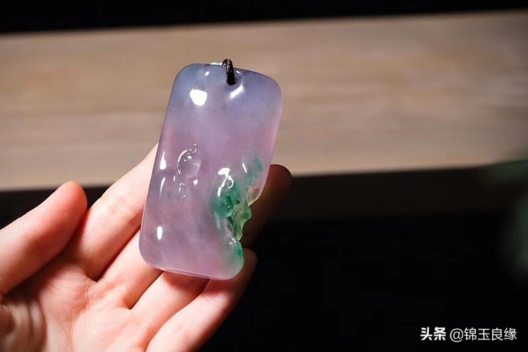 玉和翡翠有什么区别（翡翠和和田玉有什么不同） 第5张