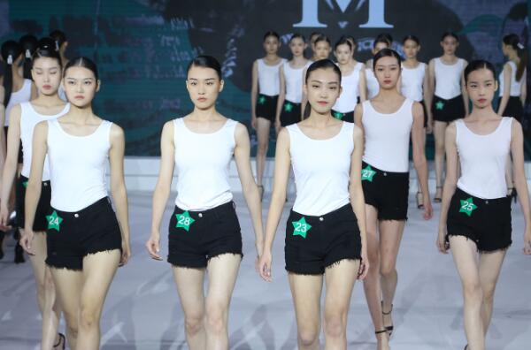 十大低学历高薪的职业：模特、月嫂排在前两位 第3张