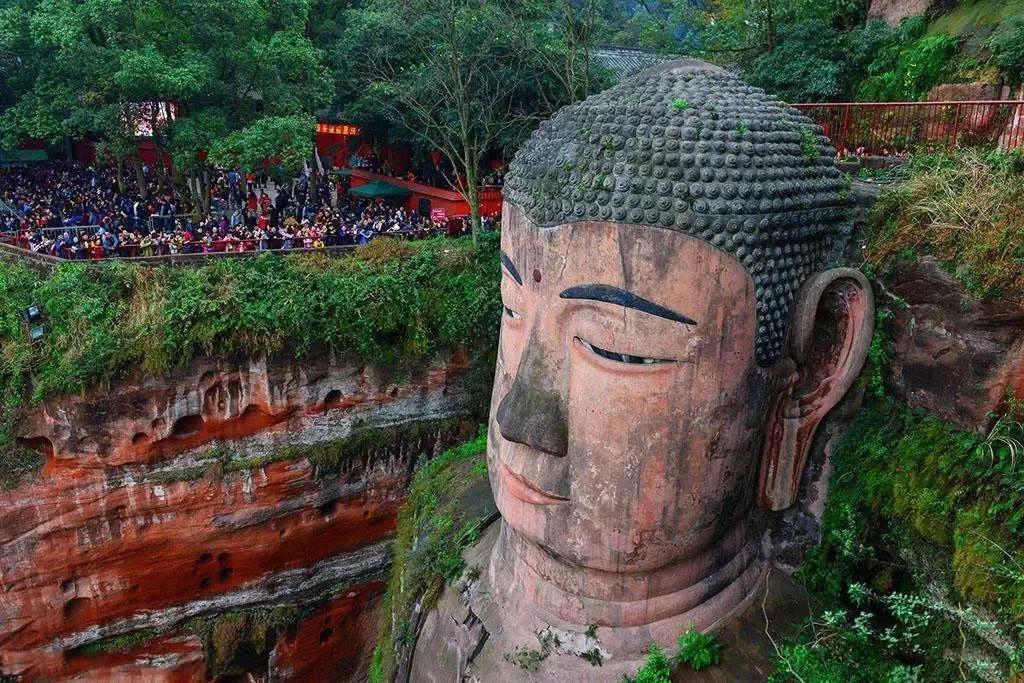 乐山大佛不能拜的原因（号称中国最大的悬崖石像） 第1张