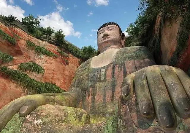 乐山大佛不能拜的原因（号称中国最大的悬崖石像） 第5张