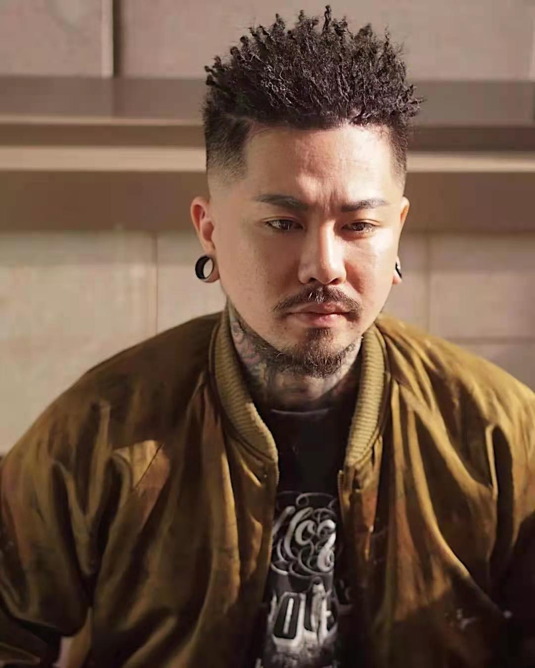 烫头发男生有哪些类型（男生烫头发的种类） 第9张