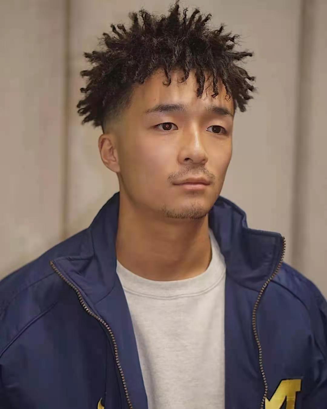 烫头发男生有哪些类型（男生烫头发的种类） 第11张