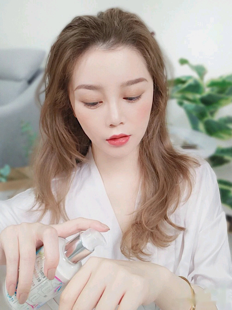 晚上用乳液好还是面霜好（乳液和面霜哪个晚上用哪个早上用） 第3张