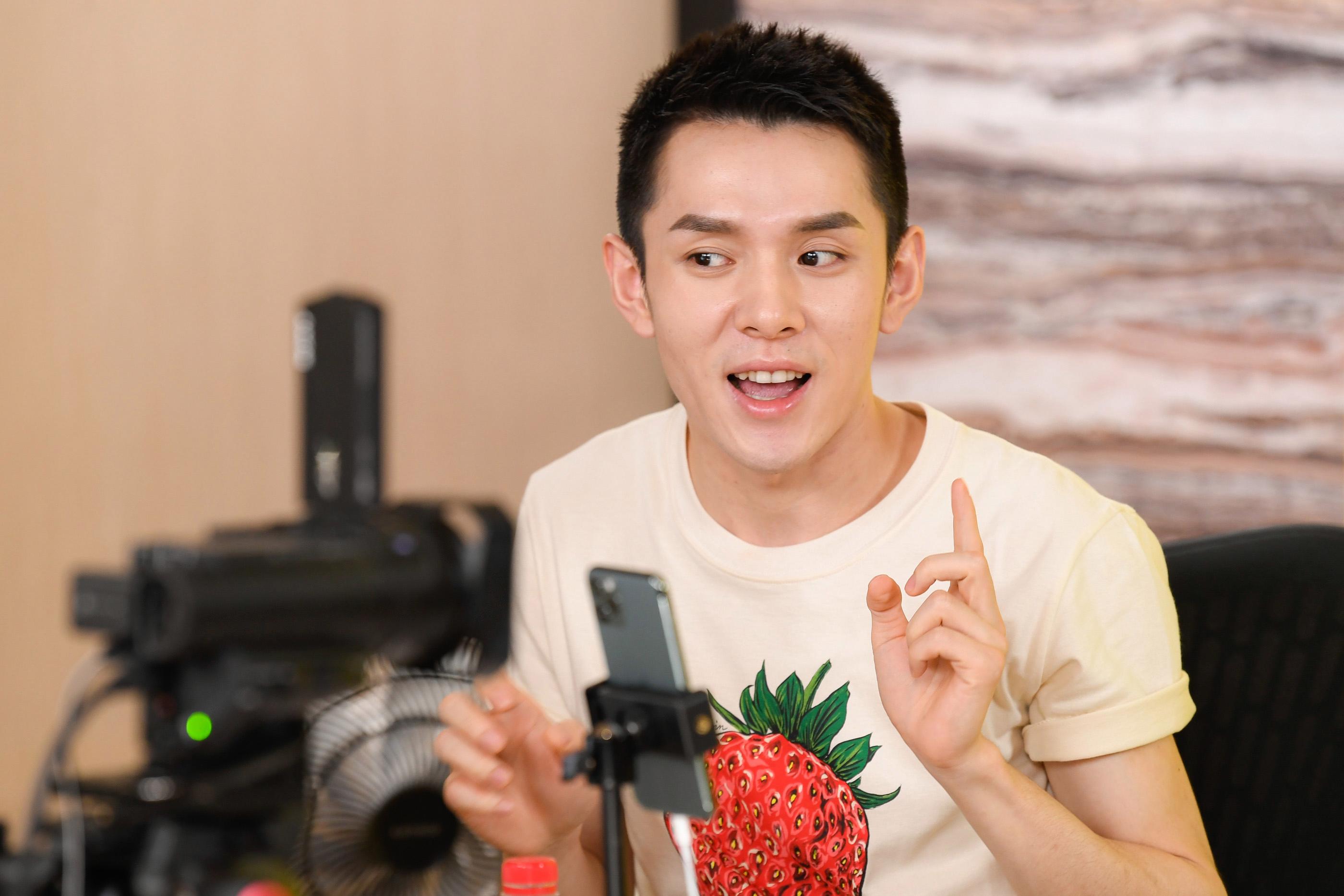 李佳琦个人资料（卖化妆品年入2亿） 第39张