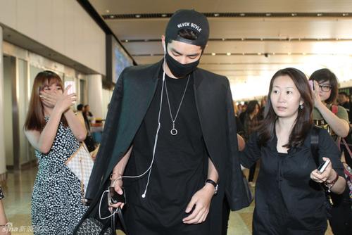 EXO12位成员现状：黄子韬回家继承父业，鹿晗因恋爱打烂一手好牌 第45张