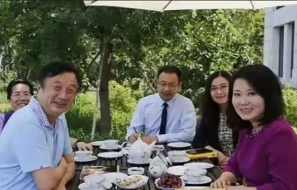 任正非娶了80后苏薇（硕士毕业，曾是得力秘书） 第37张