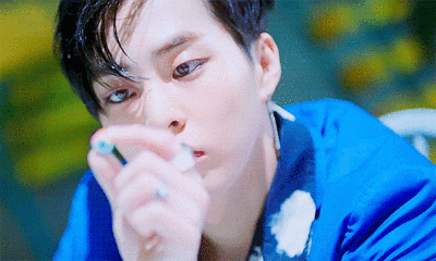 EXO12位成员现状：黄子韬回家继承父业，鹿晗因恋爱打烂一手好牌 第19张