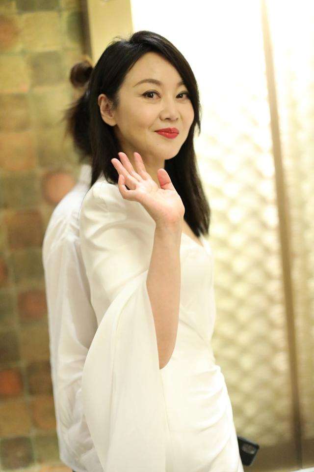 闫妮的老公是谁？揭秘闫妮和前夫邹伟的人生状况 第37张