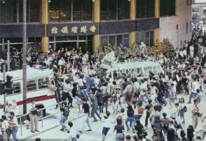 黄家驹之死（坠台送医却疑点重重） 第11张
