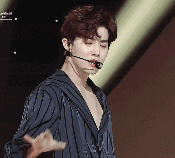 EXO12位成员现状：黄子韬回家继承父业，鹿晗因恋爱打烂一手好牌 第13张