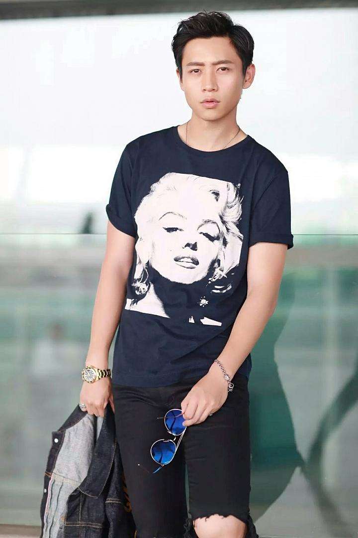 魏晨老婆是初恋吗？妻子牺牲事业成就了他 第27张