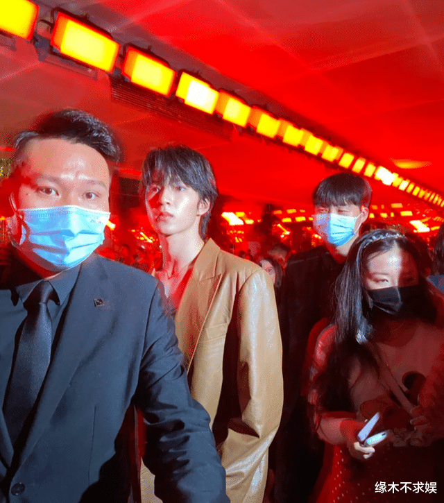 刘耀文个人资料（16岁的刘耀文现实中长啥样？） 第11张